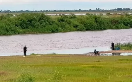 Hallaron el cadáver de un hombre maniatado a orillas del río Coronda