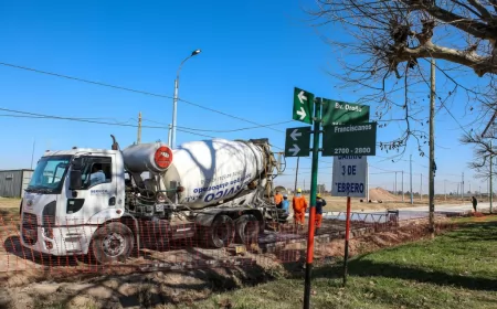 San Lorenzo pavimenta bulevar Oroño en Barrio 3 de Febrero