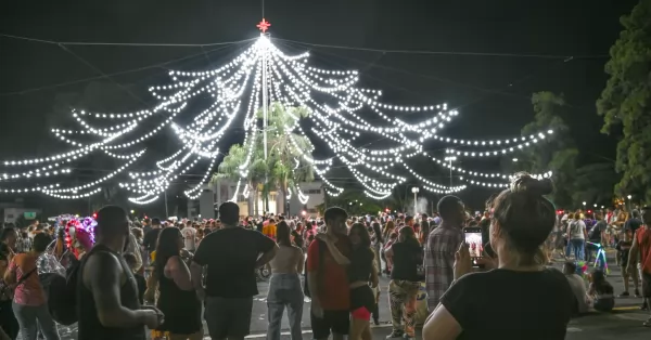 El sábado encenderán el árbol de Navidad de Pellegrini y Oroño en Rosario 