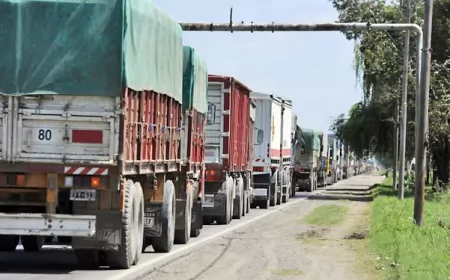 Villa La Ribera: “Estamos capturados entre los camiones” 