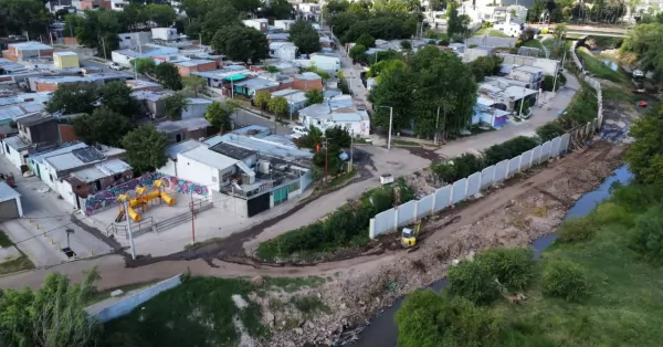 Continúan las obras en el Paseo Ribereño en Puerto San Martín 