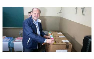 Omar Perotti y Alejandro Ramos ya votaron en sus localidades