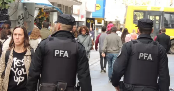 Trasladaron a 27 policías federales que fueron intoxicados en Rosario