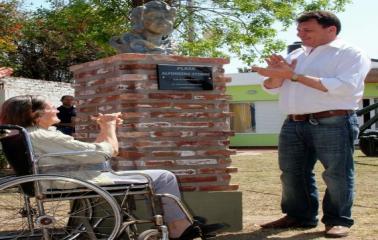 Emplazaron busto en la plaza Alfonsina Storni