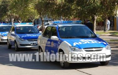 Rosario: Haciéndose pasar por pasajeros, tres sujetos robaron a un taxista