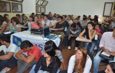 Con la presencia de más de 100 jóvenes Granadero Baigorria fue sede de una jornada sobre PROGRESAR