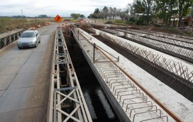 Construyen nuevo puente de Ruta 11 sobre el canal Serodino