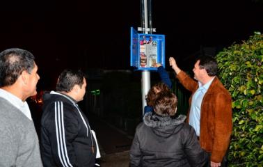 Raimundo inauguró sistema de iluminación en dos barrios