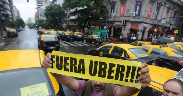 Peones de Taxi apuntan a las Apps de transporte que vulneran los derechos laborales y el marco legal existente