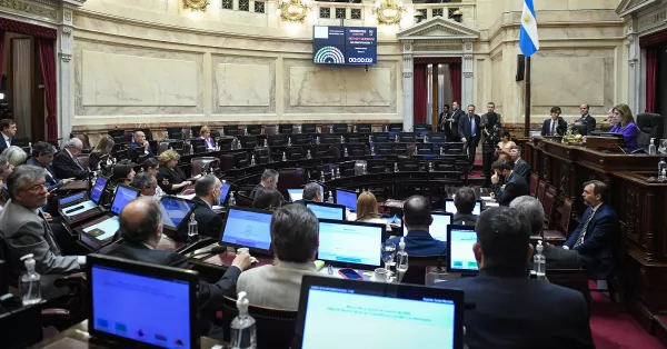 Sin la presencia de la oposición, el Senado aprobó una declaración de repudio al ataque contra Cristina