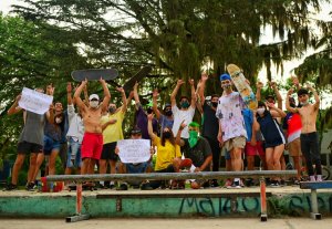 Capitán Bermúdez: skaters piden un lugar donde poder patinar