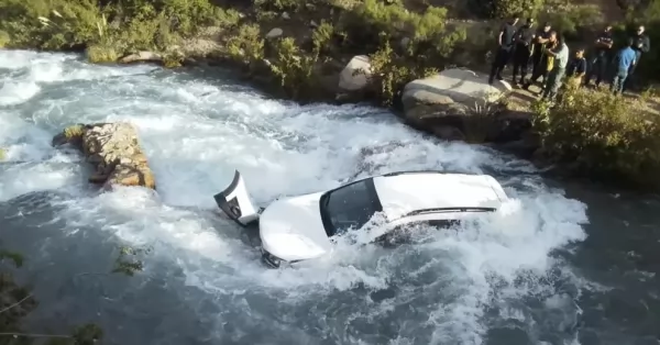 Mendoza: Una joven murió tras caer a un arroyo con su auto y ser arrastrada por la corriente