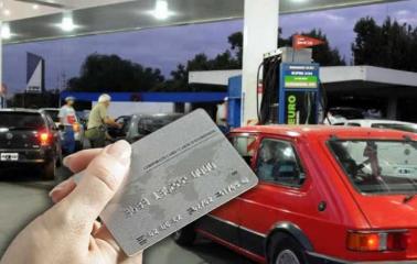Estaciones de servicio obligadas a recibir tarjetas para pagar la compra de combustibles
