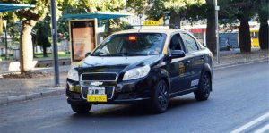 Tabla de las nuevas tarifas en el servicio de taxis y remises en Rosario