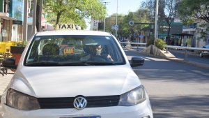 Impulsan medidas para para eximir pago de patente a taxis y remises