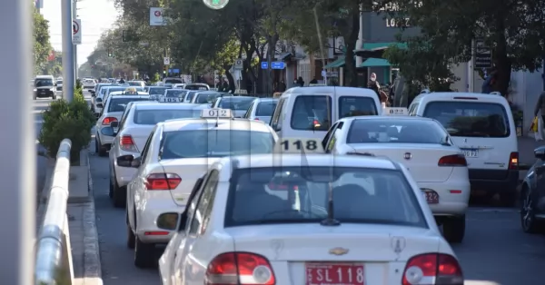 Taxis y remises de la región incrementan sus tarifas