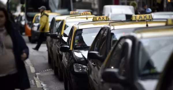 Comienzan a regir las nuevas tarifas de taxis y remises en Rosario