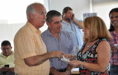 Traferri y De Grandis entregaron 30 mil pesos en aportes a instituciones intermedias