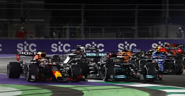 Verstappen y Hamilton llegan empatados a la última fecha de la Fórmula 1