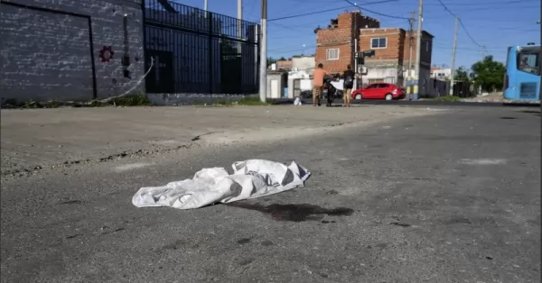 Segundo homicidio del año en Rosario: un joven fue asesinado de un disparo en La Tablada